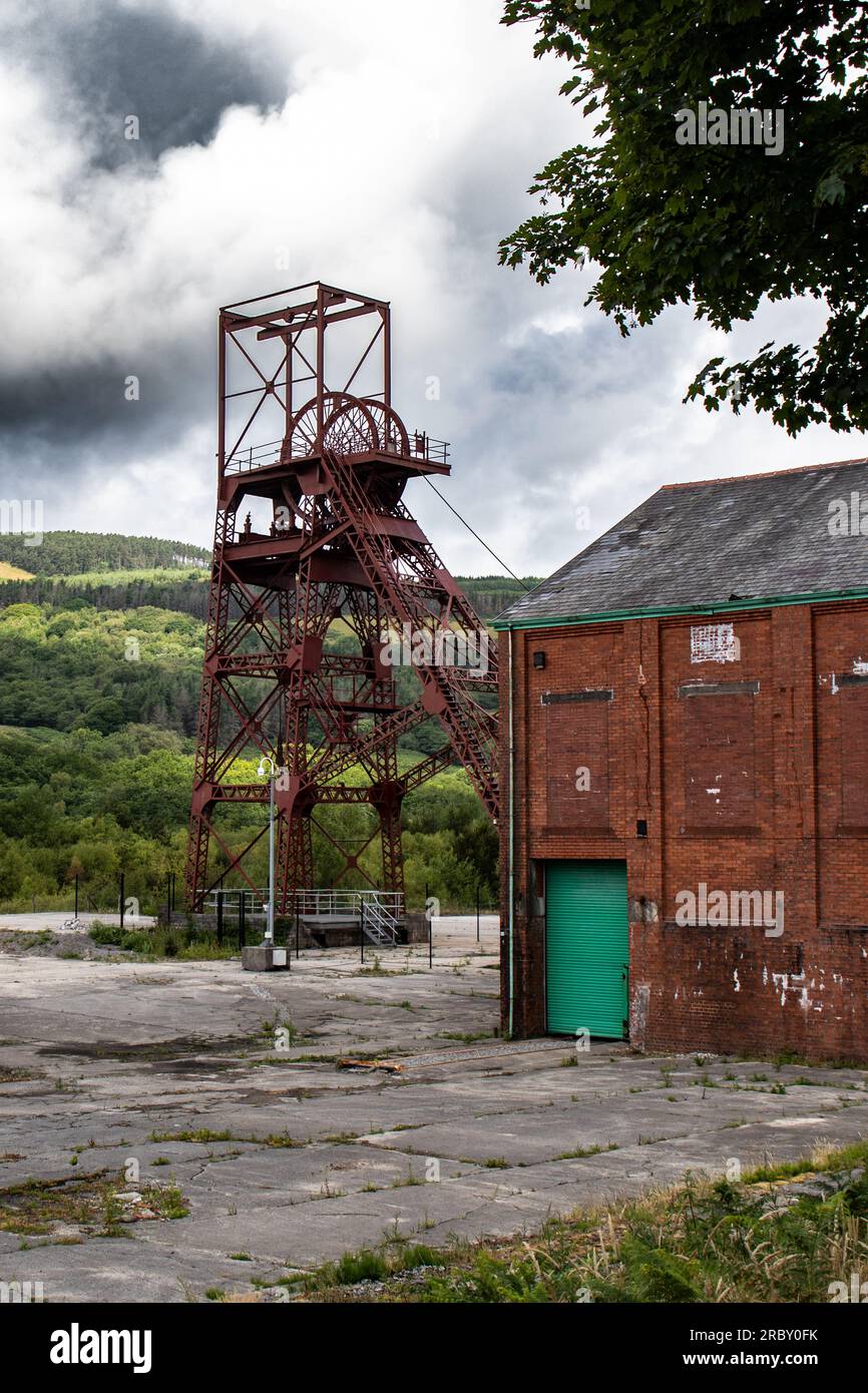 Acid rain building metal hi-res stock photography and images - Alamy
