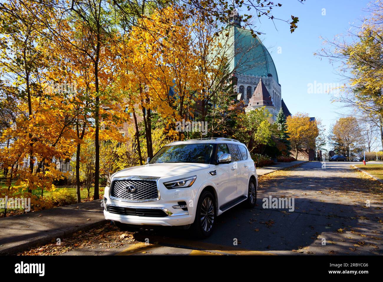 The Full-size luxury SUV Infiniti QX80 Stock Photo - Alamy