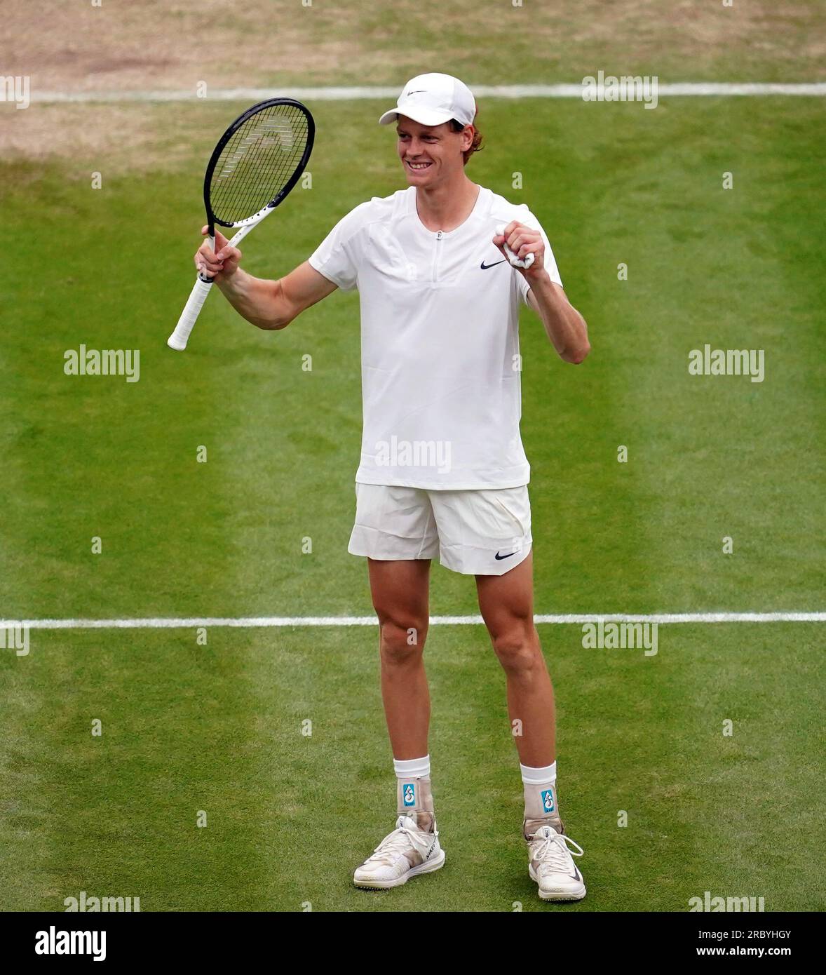 Jannik Sinner celebrates victory over Roman Safiullin following the ...