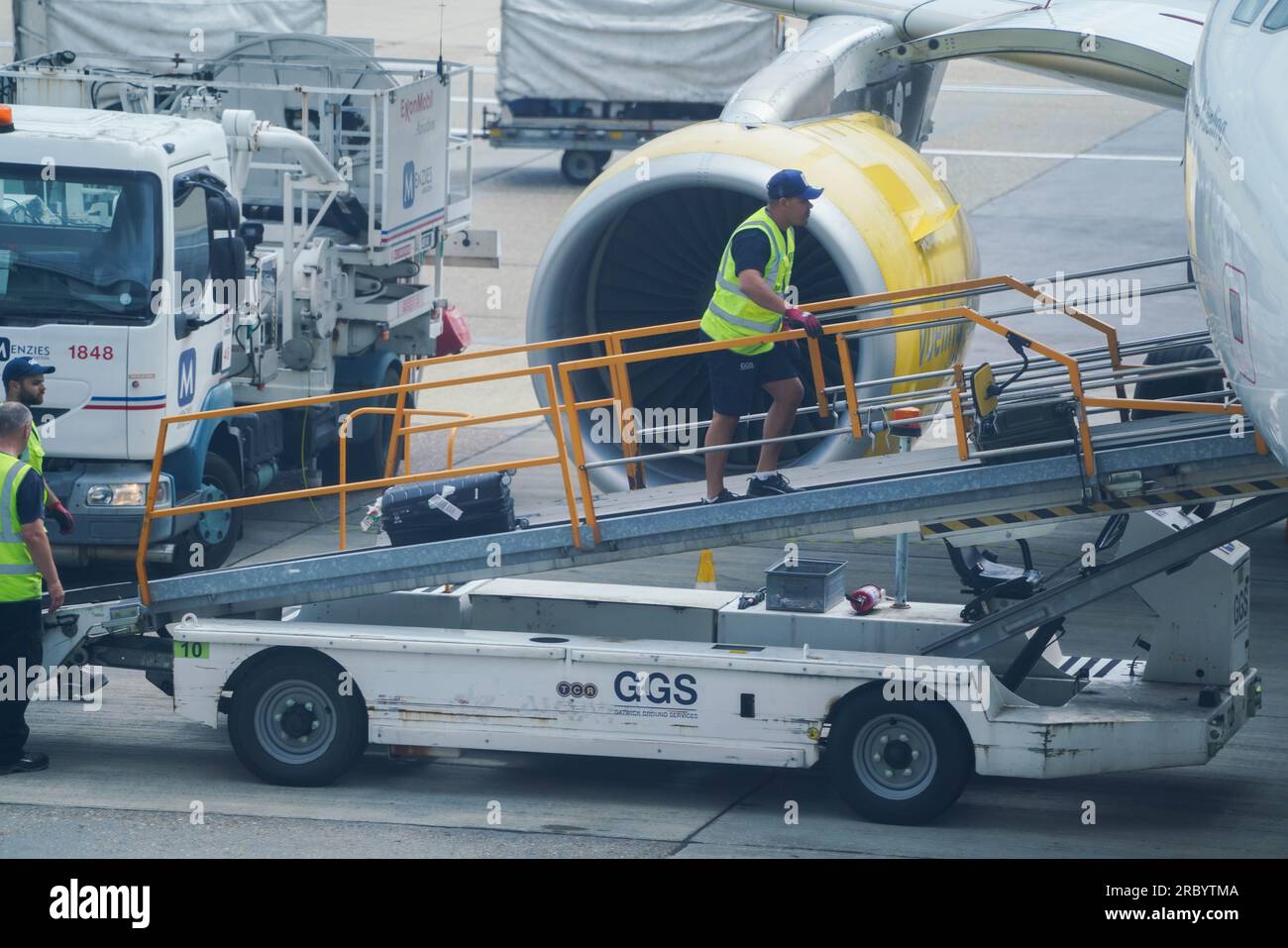 Gatwick airport baggage handlers Stock Photo Alamy