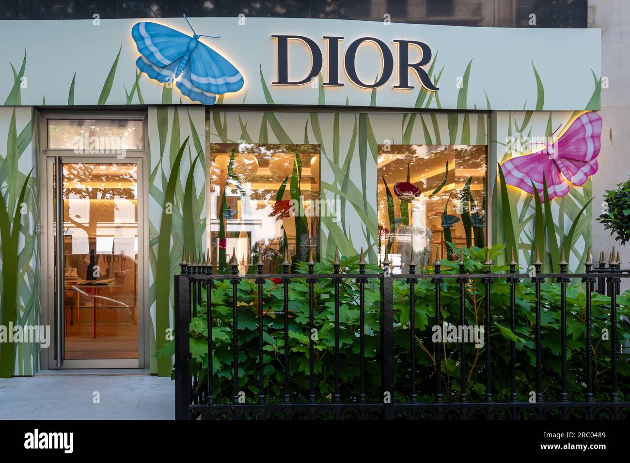 2,465 Dior Shop Paris Stock Photos, High-Res Pictures, and Images