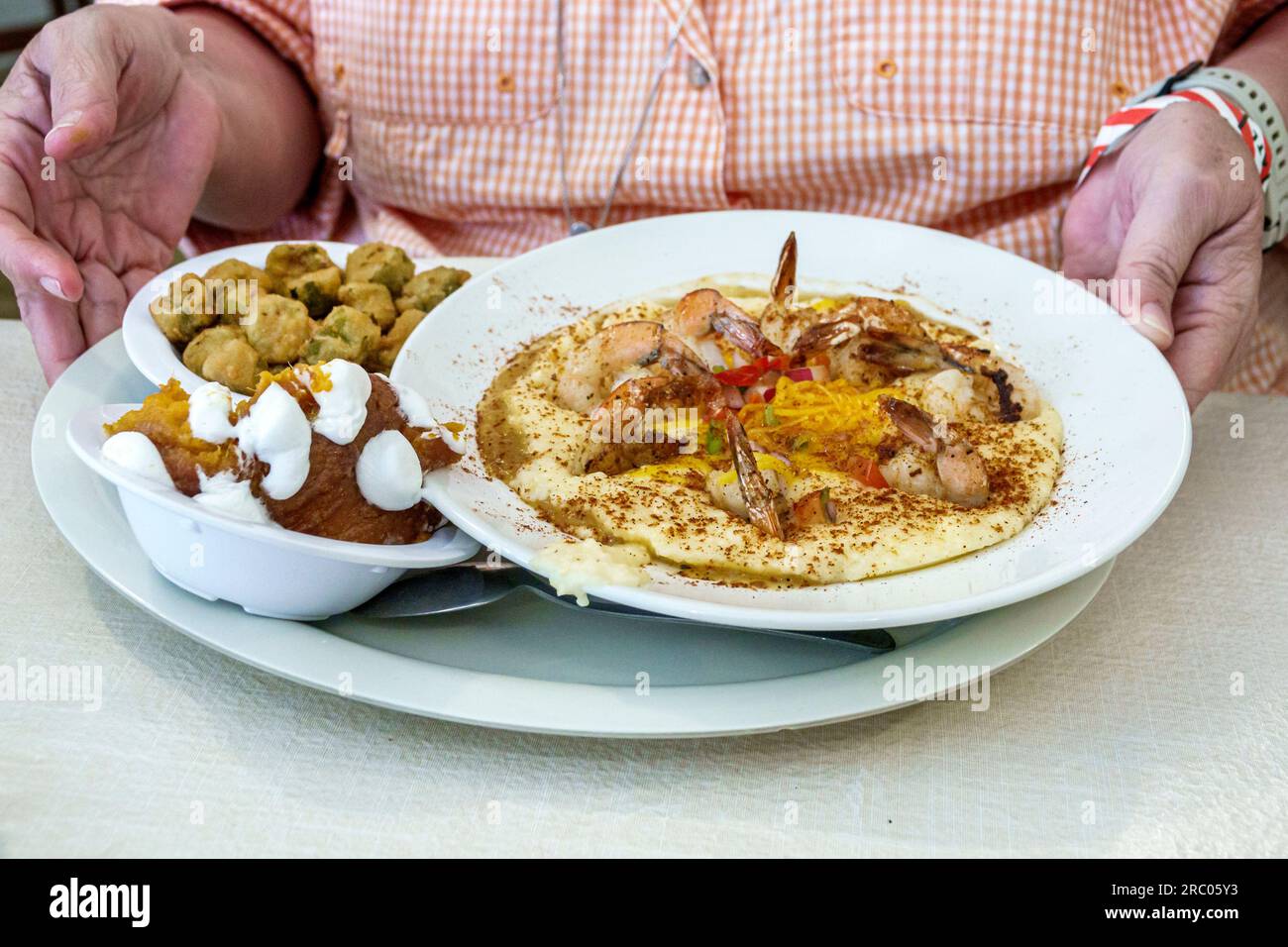 Atlanta Mac's Tea Room restaurant,inside interior indoors