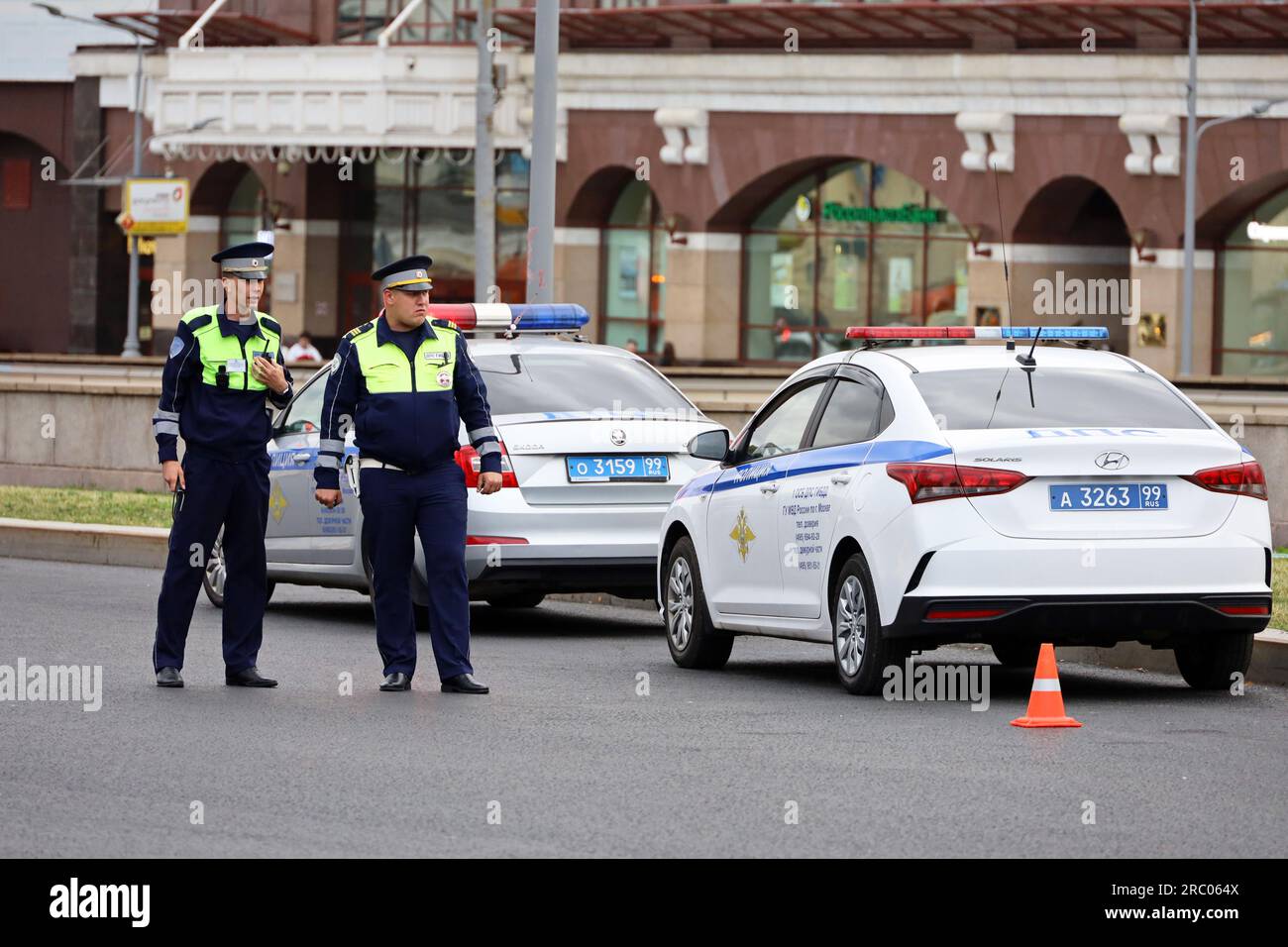 Die russische Polizei Auto mit Blaulicht Stockfotografie - Alamy