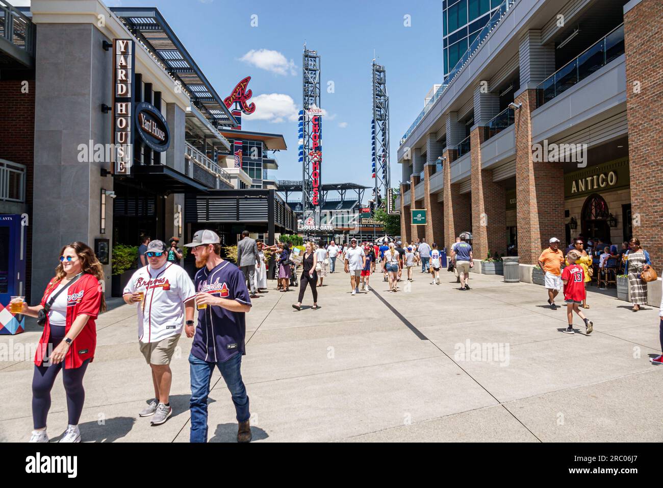 Braves clubhouse store hi-res stock photography and images - Alamy