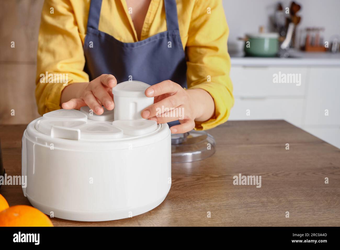 Electric kitchen appliances and utensils for making breakfast on coral  background. 3d render of kitchenware for cooking, baking, blending and  whipping Stock Photo - Alamy