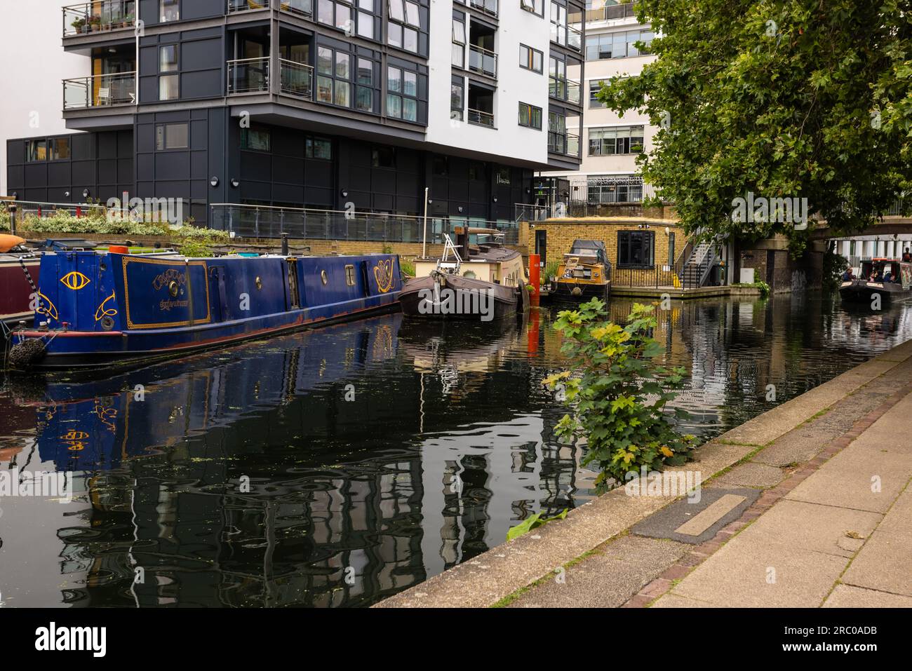London Along The Canals East End Stock Photo Alamy london-along-the-canals-east-end-stock-photo-alamy