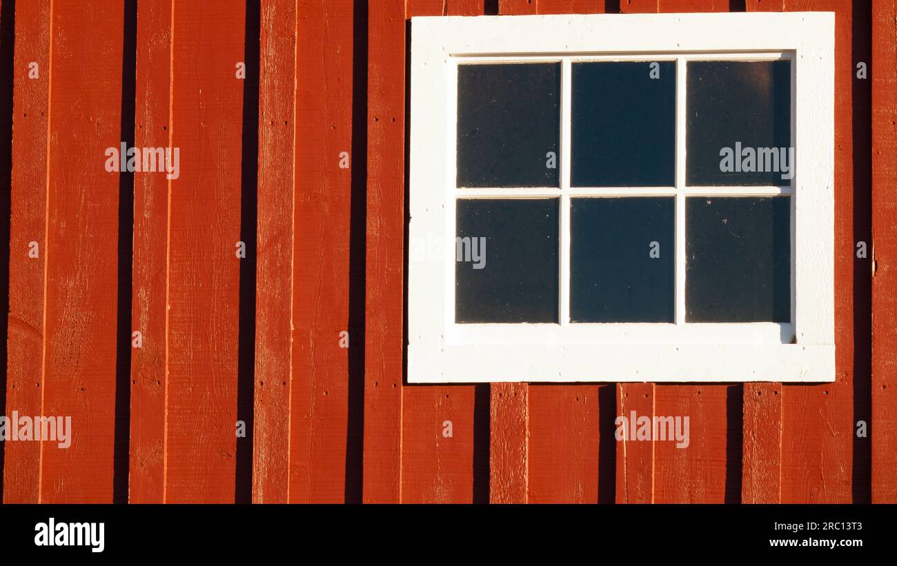 Old Red Barn Stock Photo - Alamy