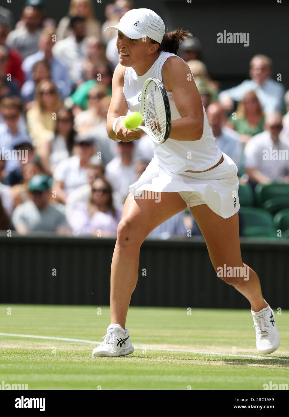 Elina Svitolina beats Garbine Muguruza 2-0 at Dubai Duty Free