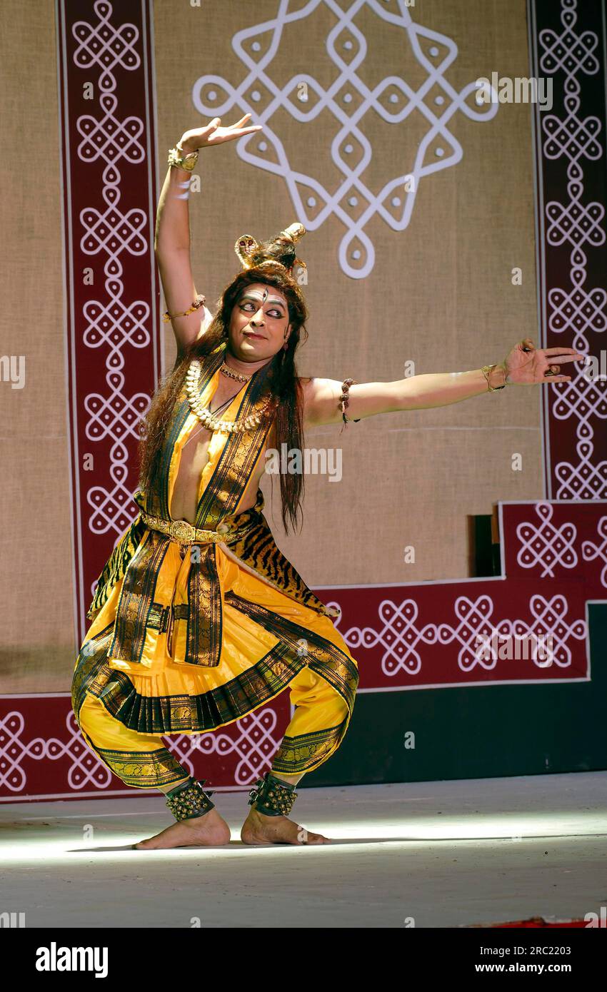 Shiva tandava dance in Bharatanatyam, classical dance of Tamil Nadu ...