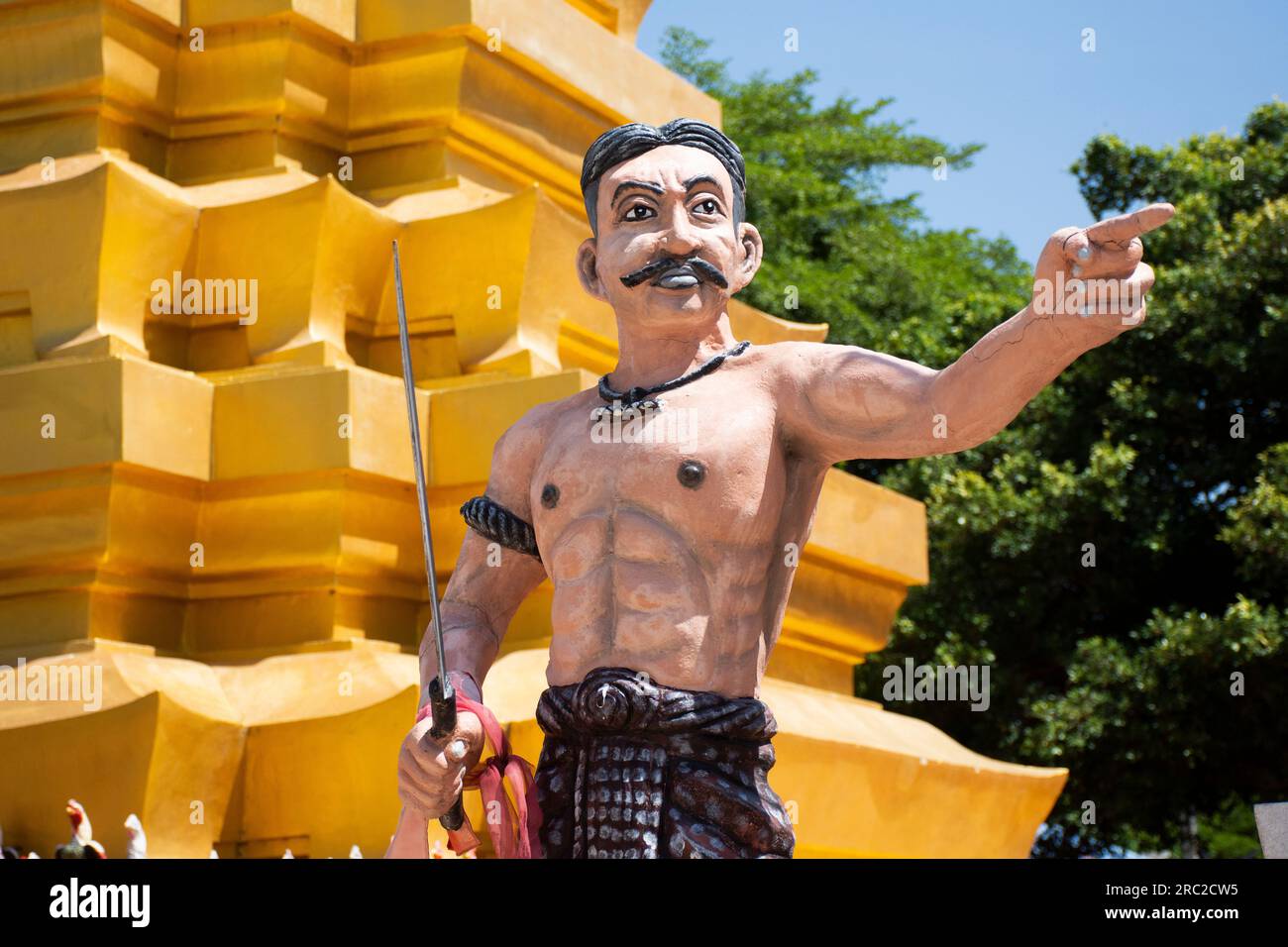 A monument commemorating the heroism and bravery of History Khun Rong