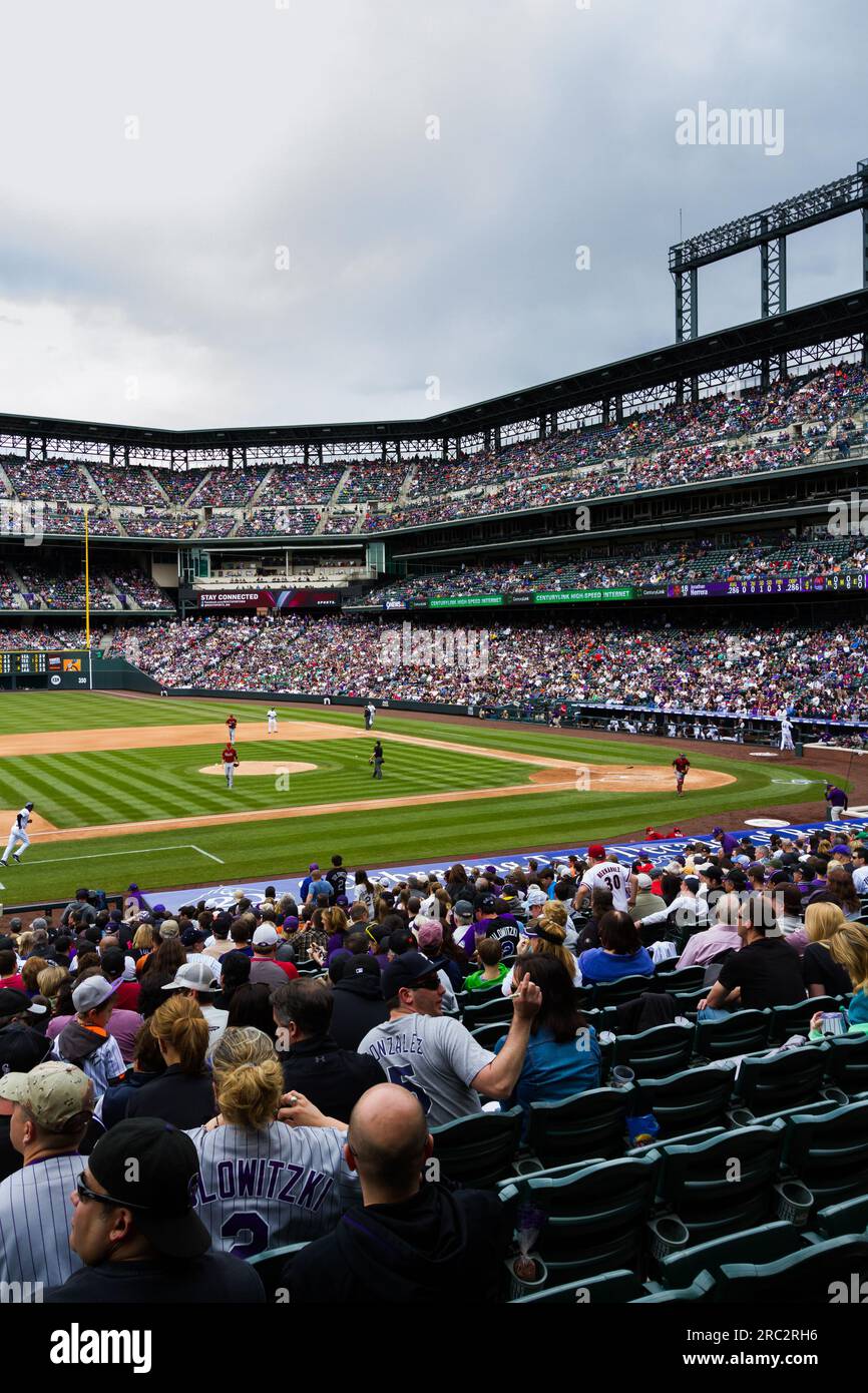 Arizona diamondbacks spectators hi-res stock photography and images - Alamy
