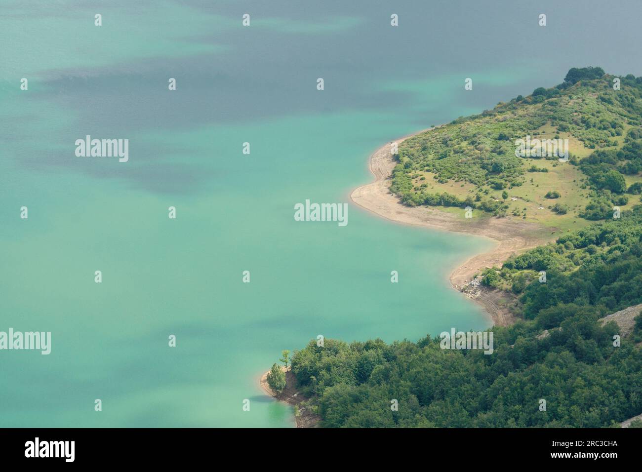 Detail of the banks of the Riaño reservoir from the Pico del Gilbo Stock Photo