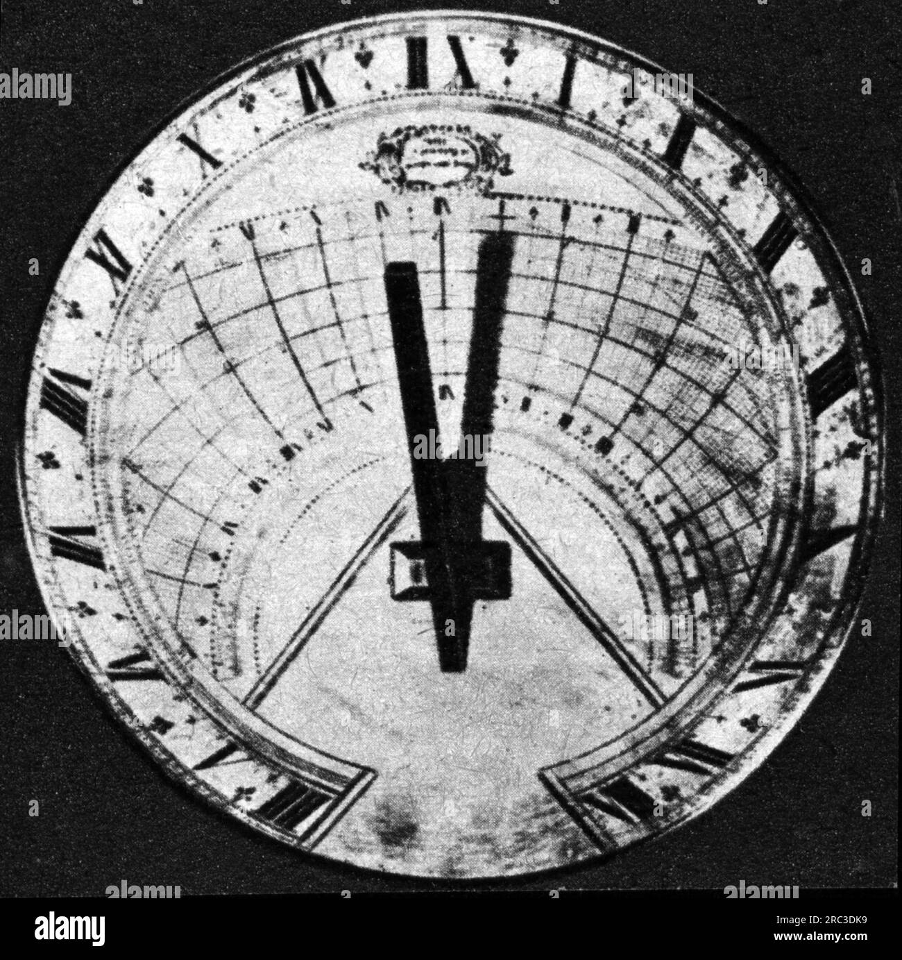 clock, sundial, sundial, ADDITIONALRIGHTSCLEARANCEINFONOTAVAILABLE