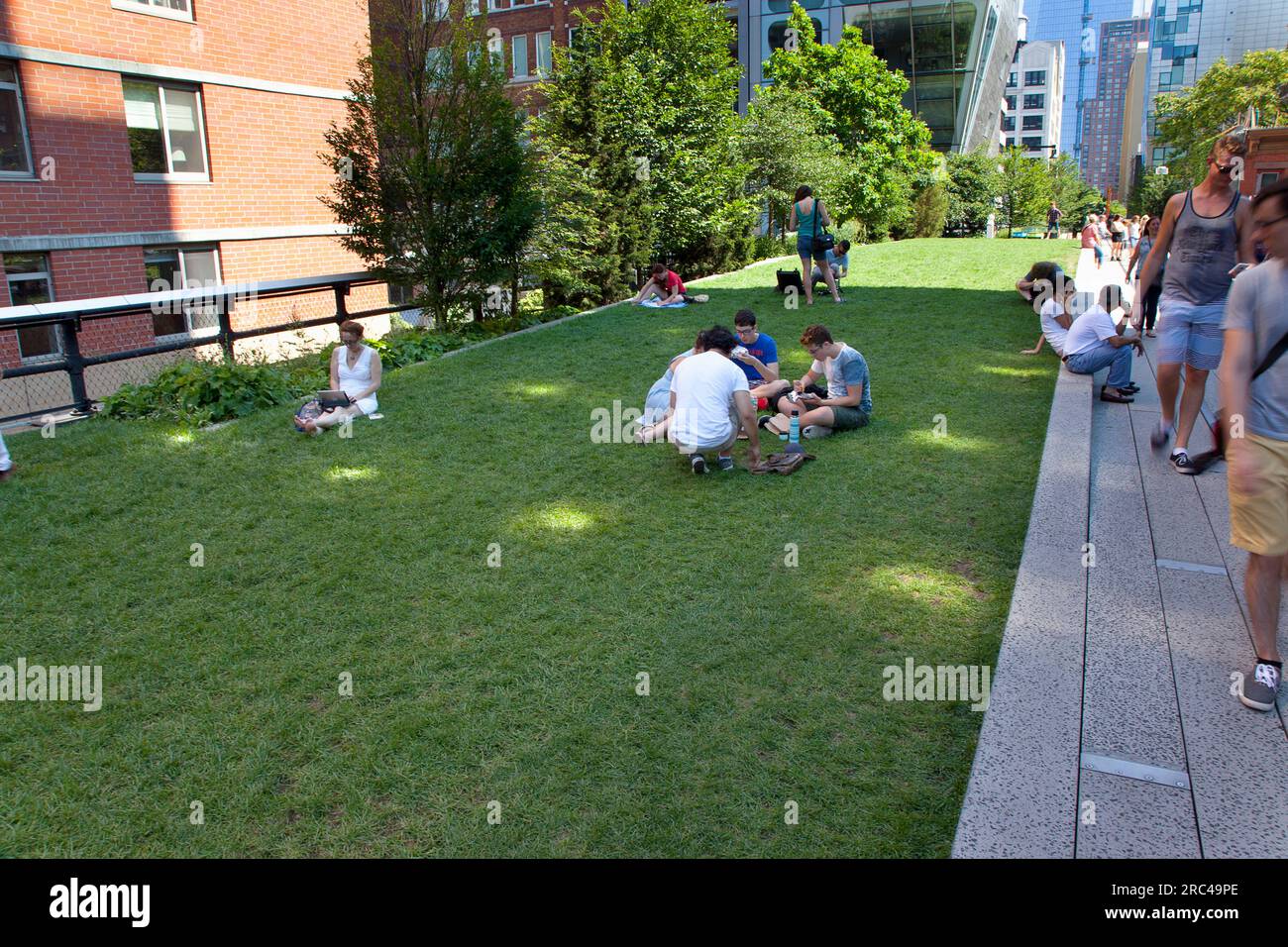 USA, New York State, New York City, Manhattan, The High Line public park on disused elevated railway track in the meat packing district. USA, New York Stock Photo