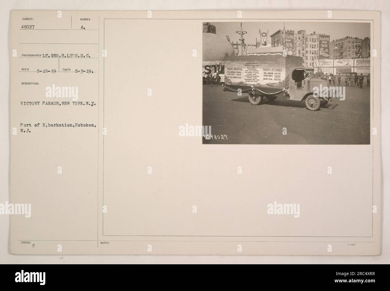 Victory parade of 1945 new york hi-res stock photography and images - Alamy