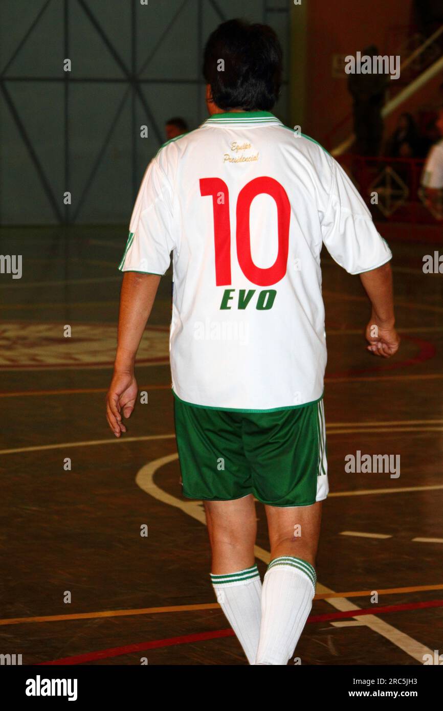 LA PAZ, BOLIVIA, 30th October 2012. A view from the rear of Bolivian president Evo Morales wearing the number10 shirt while playing for his Presidential Team during a futsal tournament in La Paz. Stock Photo