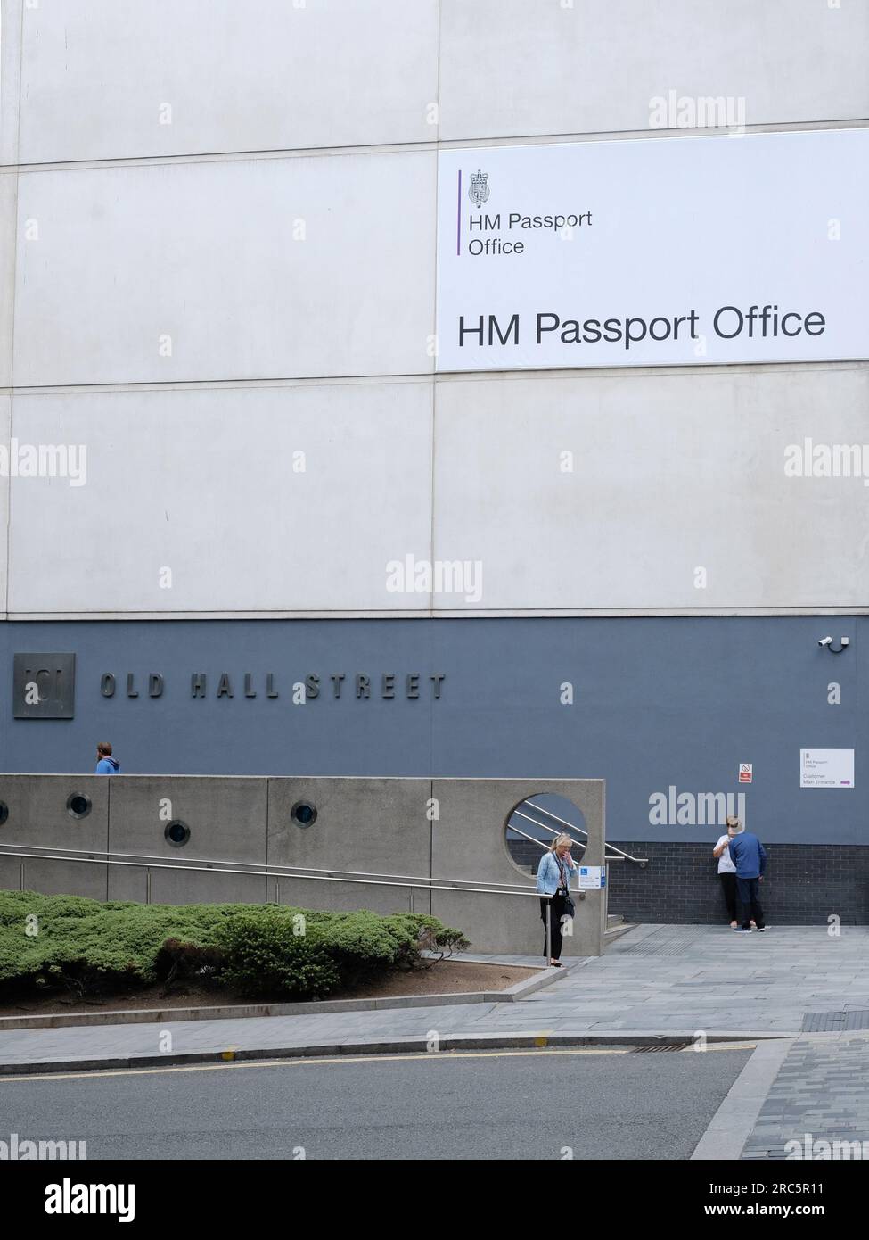 Hm passport office liverpool late application or renewable of travel