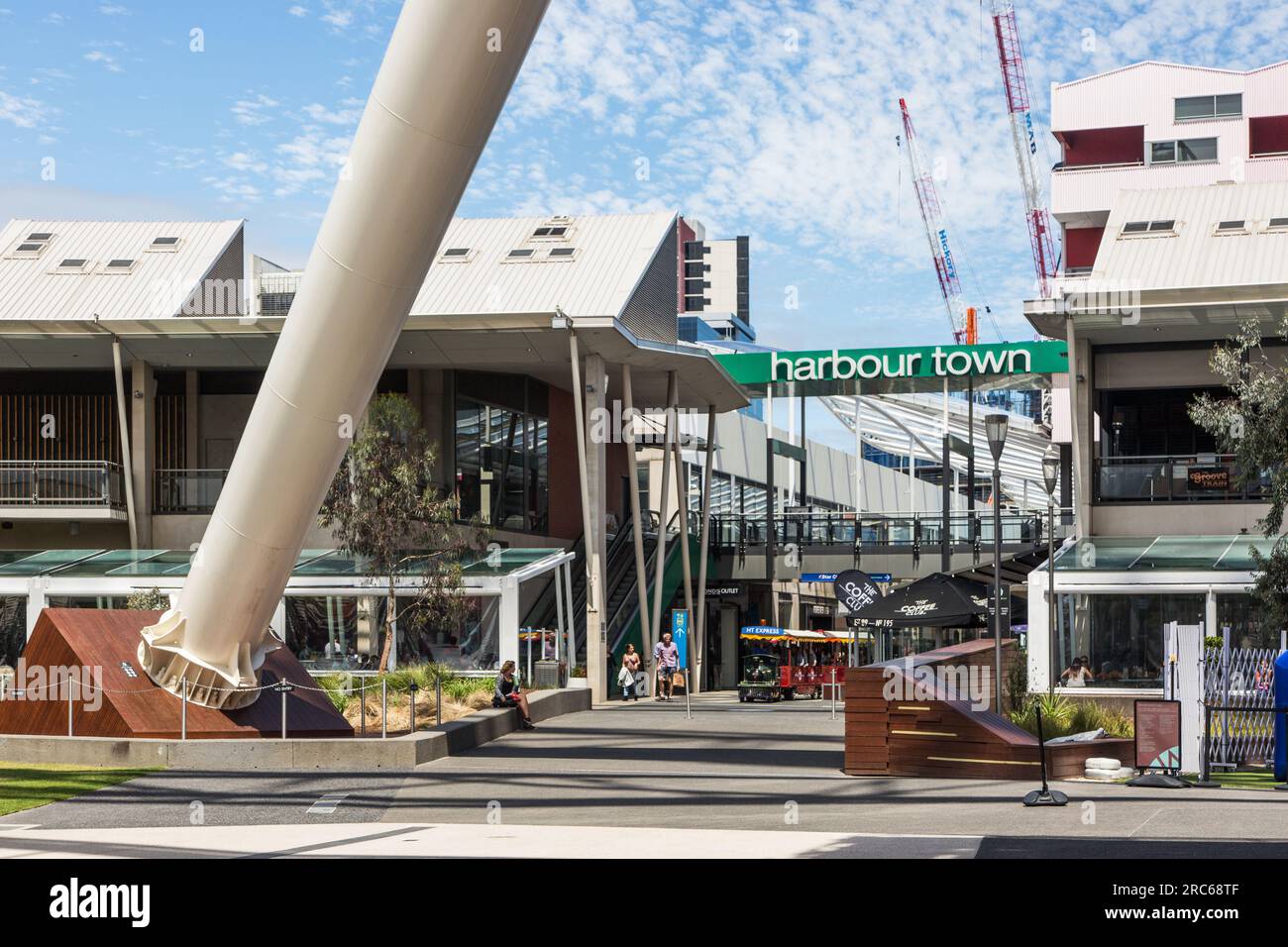 Harbour Town Docklands Shopping Center Stock Photo Alamy