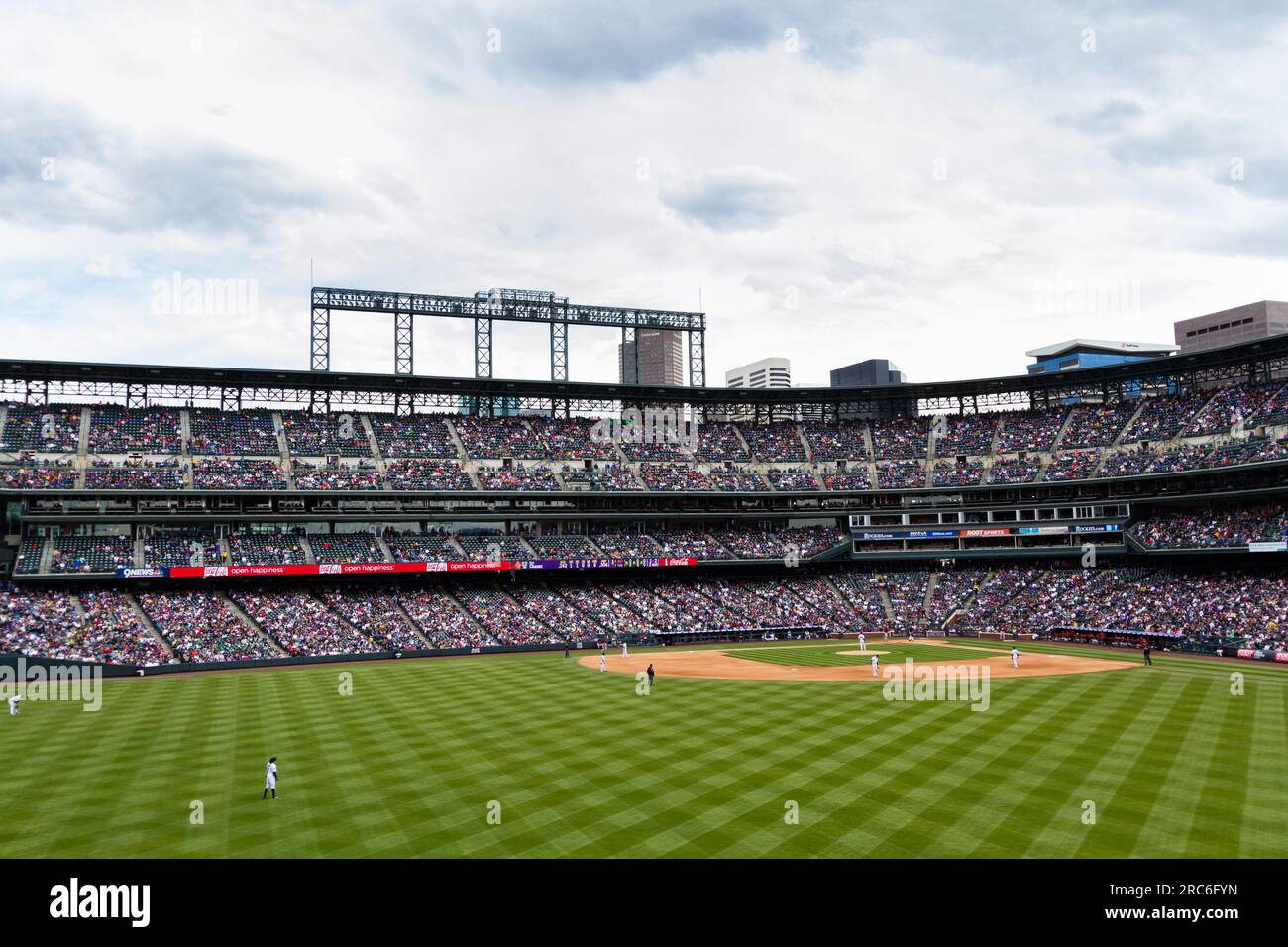 Arizona diamondbacks spectators hi-res stock photography and images - Alamy