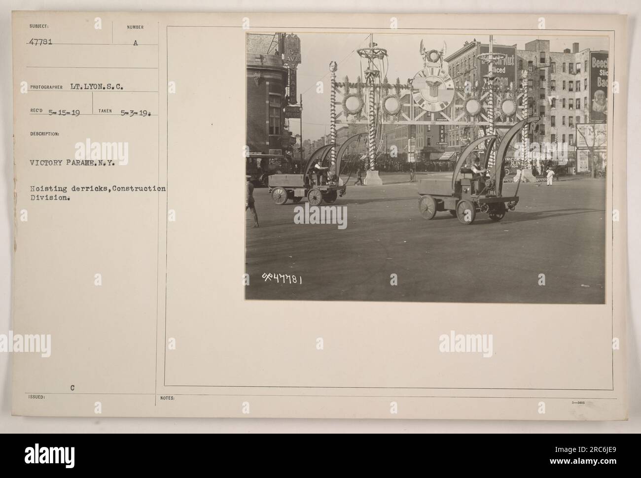Victory parade of 1945 new york hi-res stock photography and images - Alamy
