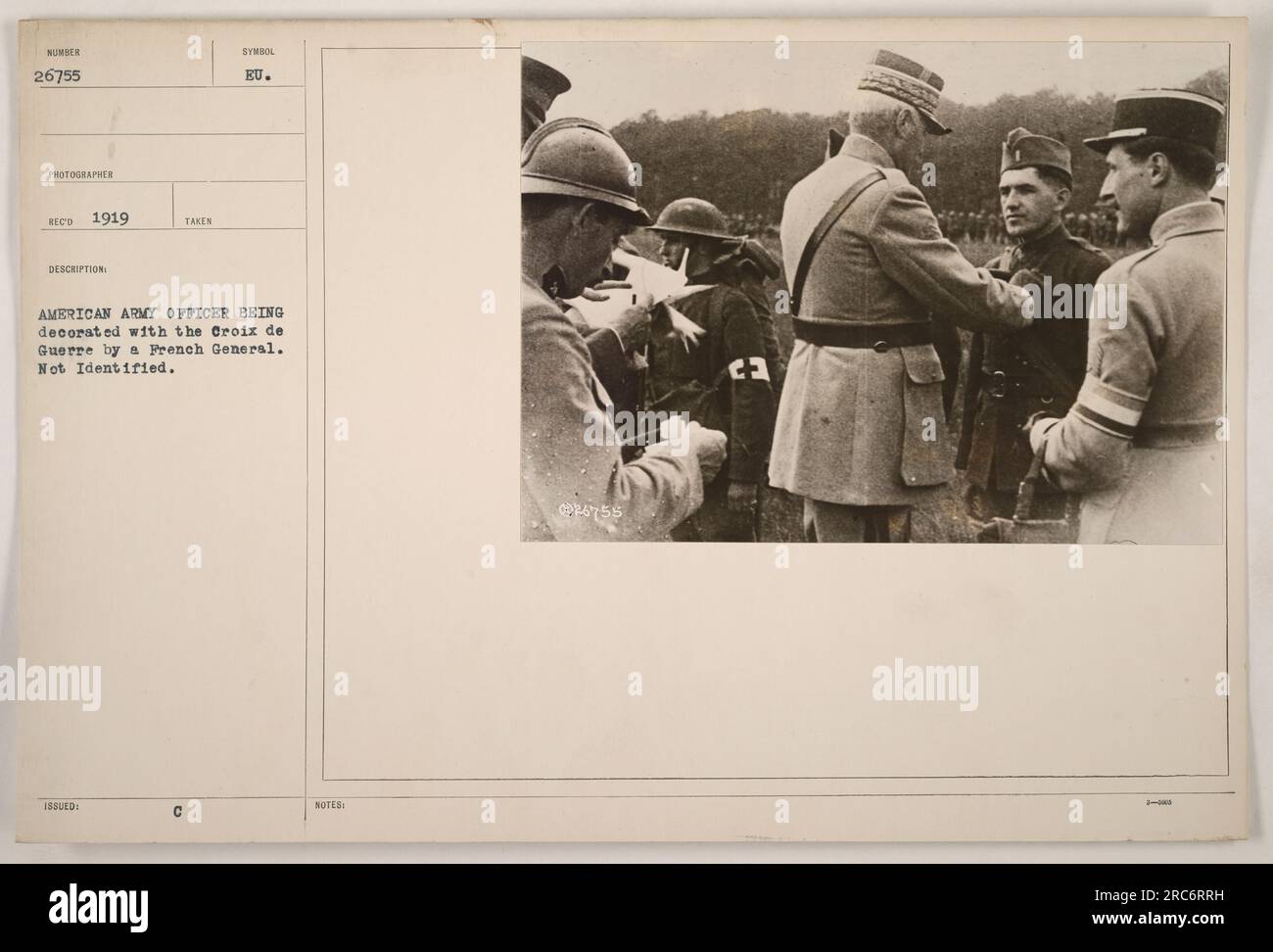 CPA photo pilote français devant son biplan, Guerre 14-18(?) CPA photo pilote français devant son biplan, Guerre 14-18(?)