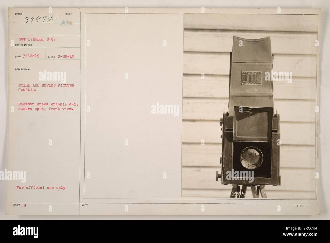World war 2 camera hi-res stock photography and images - Alamy
