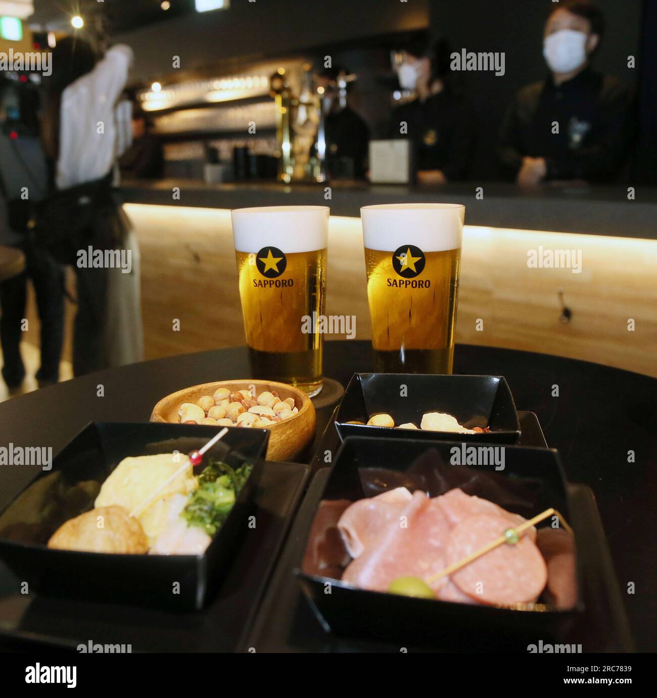 Sapporo Brewery Co. unveil a limitedtimeonly bar, " Sapporo Black