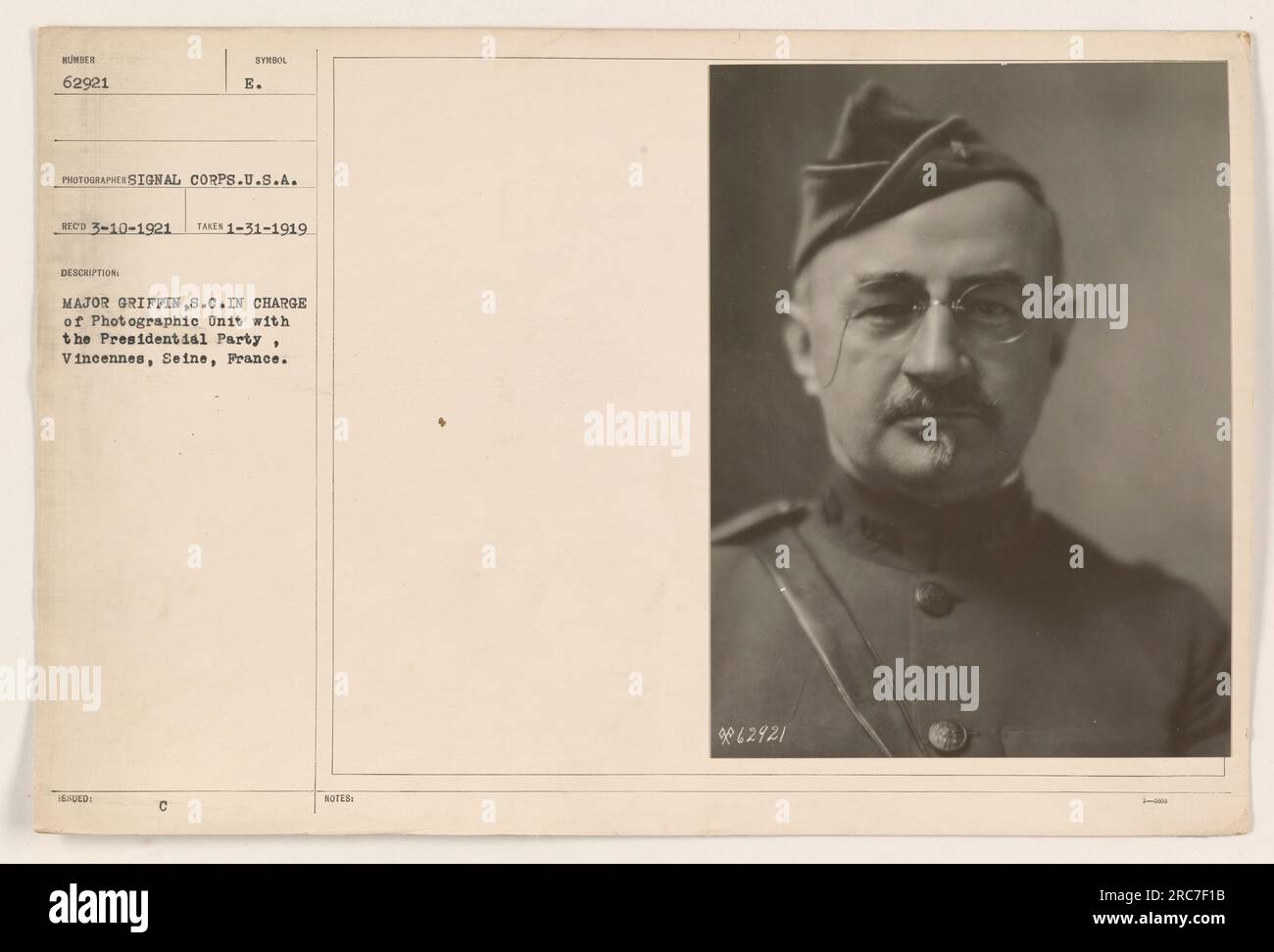 Documenting war activities hires stock photography and images Alamy