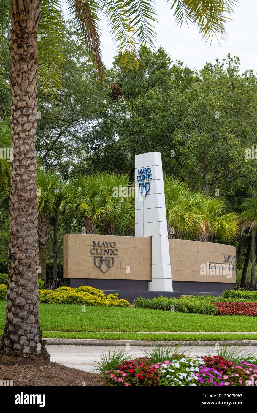 Entrance to the Mayo Clinic in Jacksonville, Florida. (USA) Stock Photo