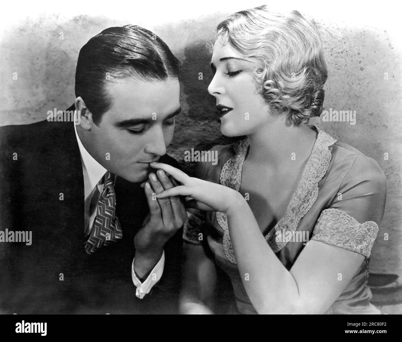 Kissing scene hollywood movie hi-res stock photography and images - Alamy