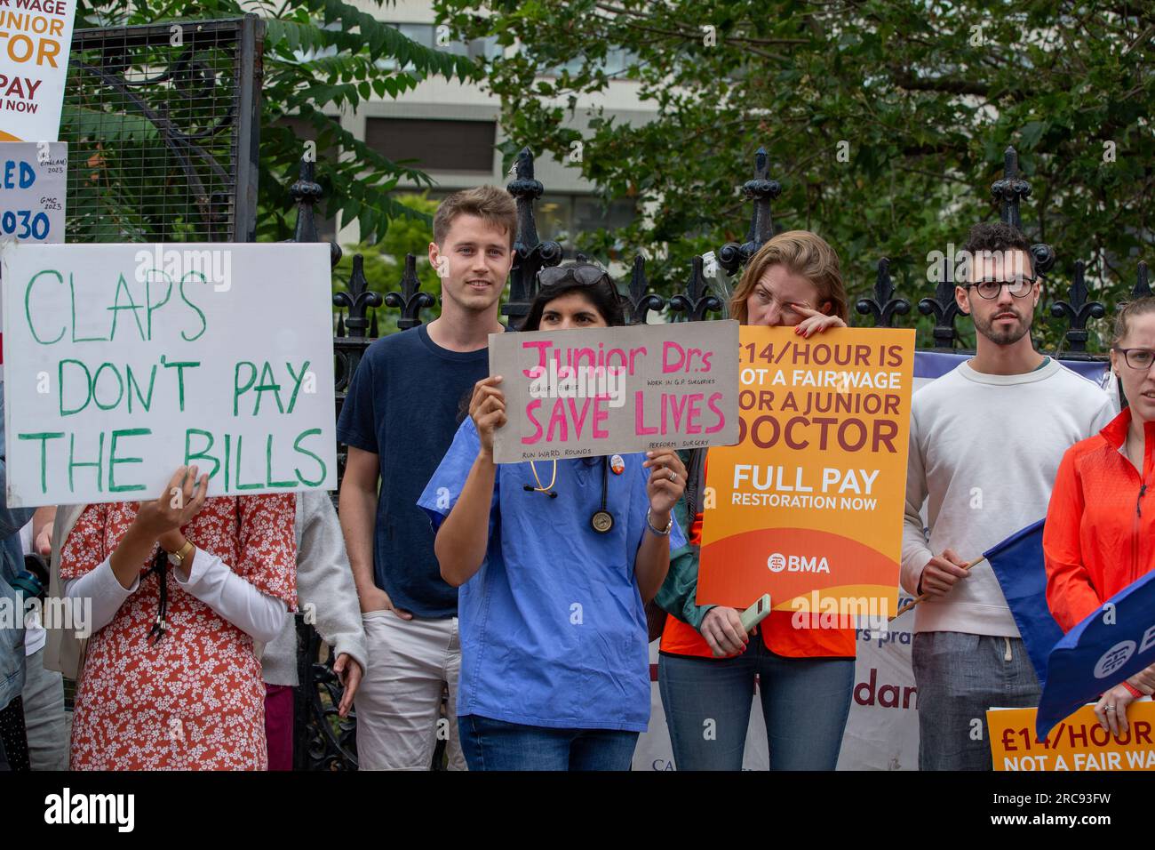 London, UK. 13th July 2023. Junior doctors in England have announced a new five day walkout in July the longest strike yet over pay and are on the picket line outside St Thomas hospital Credit: Richard Lincoln/Alamy Live News Stock Photo