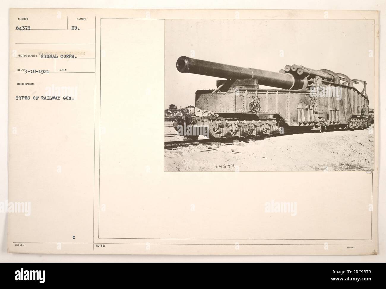 A photograph of various types of railway guns used during World War One