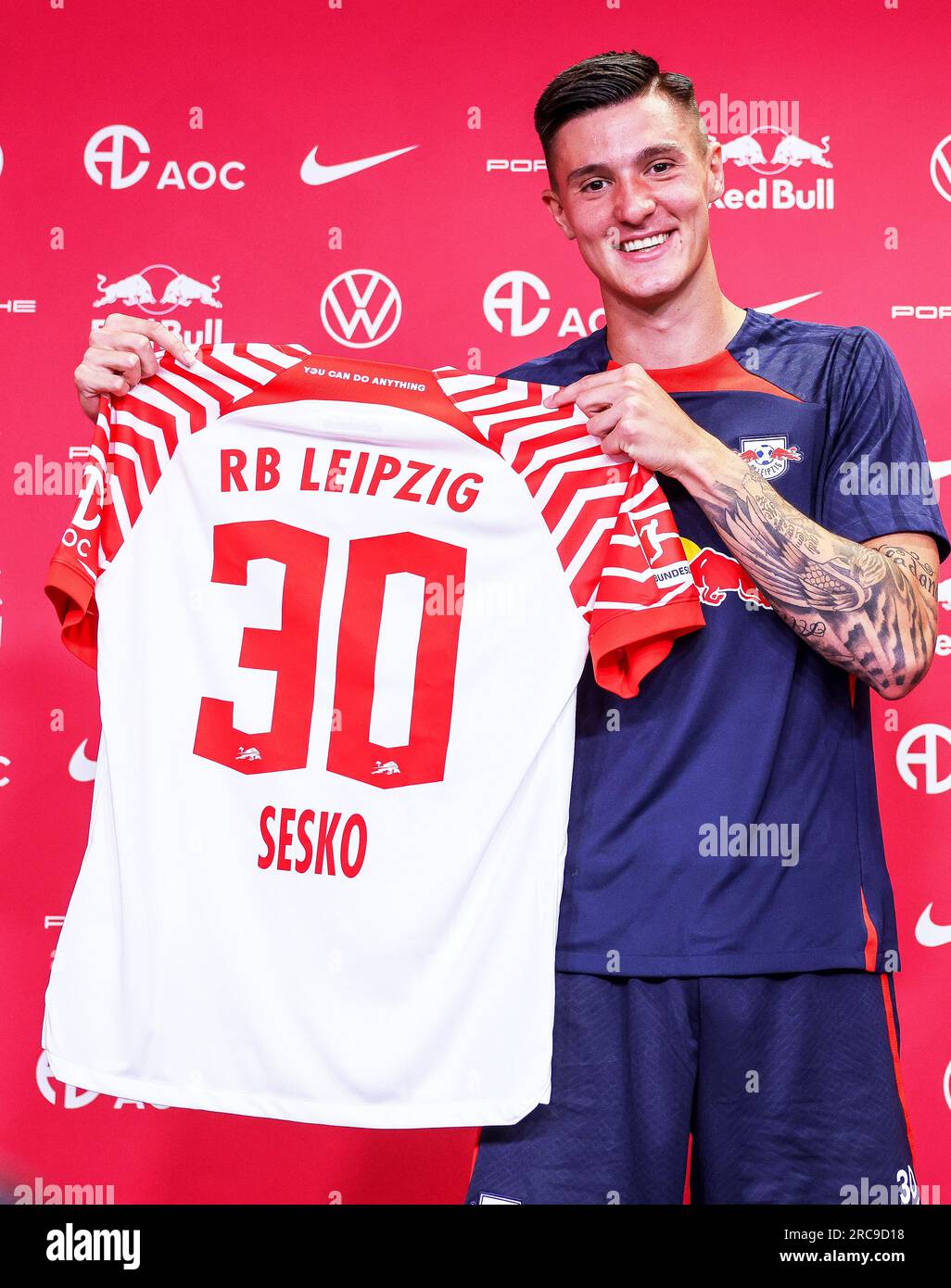 RB Leipzig SESKO 30番 ユニフォームMサイズ RB Leipzig SESKO 30番 ユニフォームMサイズ - メルカリ