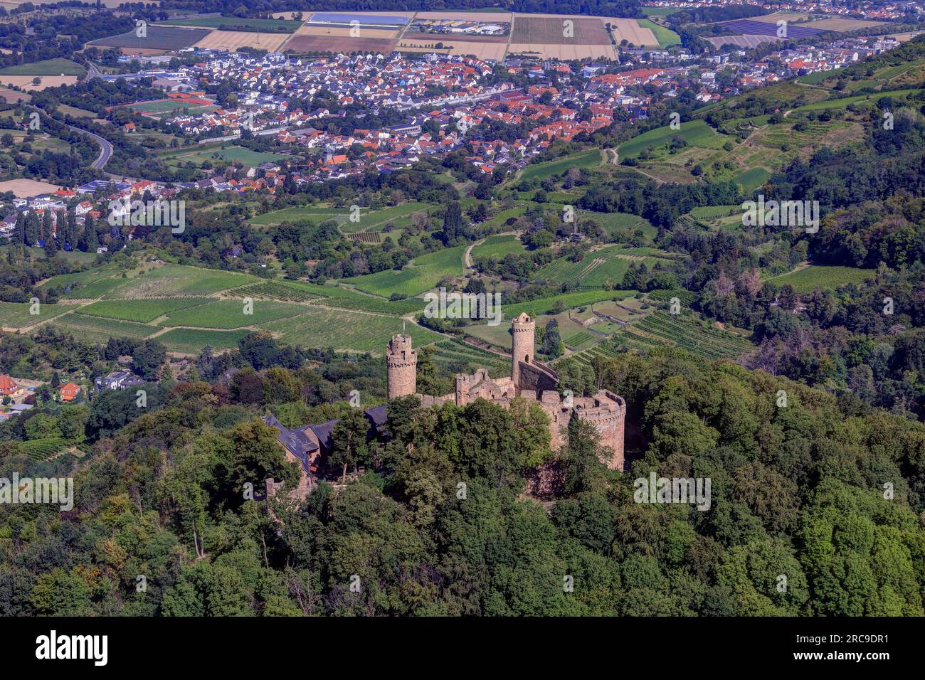 Luftaufnahme des Auerbacher Schlosses in Bensheim, Auerbach, UNESCO-Global-Geopark Bergstraße-Odenwald, Hessen, Bergstraße, Odenwald, Süddeutschland, Stock Photo