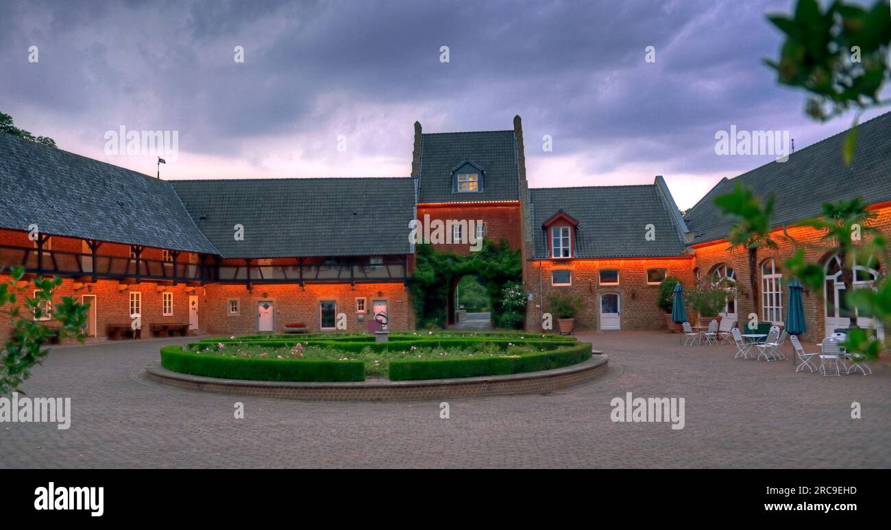 Burg Heimerzheim in Nordrhein-Westfalen, Wasserschloss, Heimerzheim, Bonn, Deutschland, Europa. Stock Photo