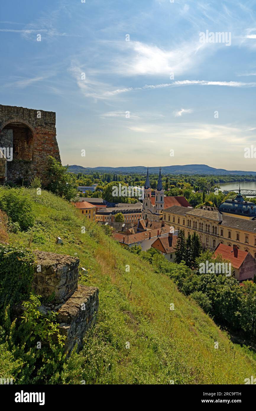 burg-esztergom-ortsansicht-panorama-flu-donau-stock-photo-alamy