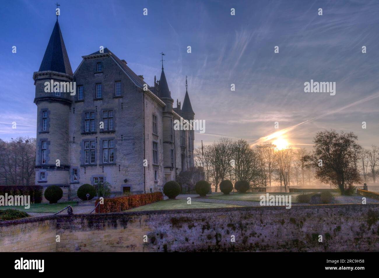 Das Wasserschloss Schaloen in Valkenburg aan de Geul im Morgenlicht, Holland, Niederlande, Europa. Stock Photo