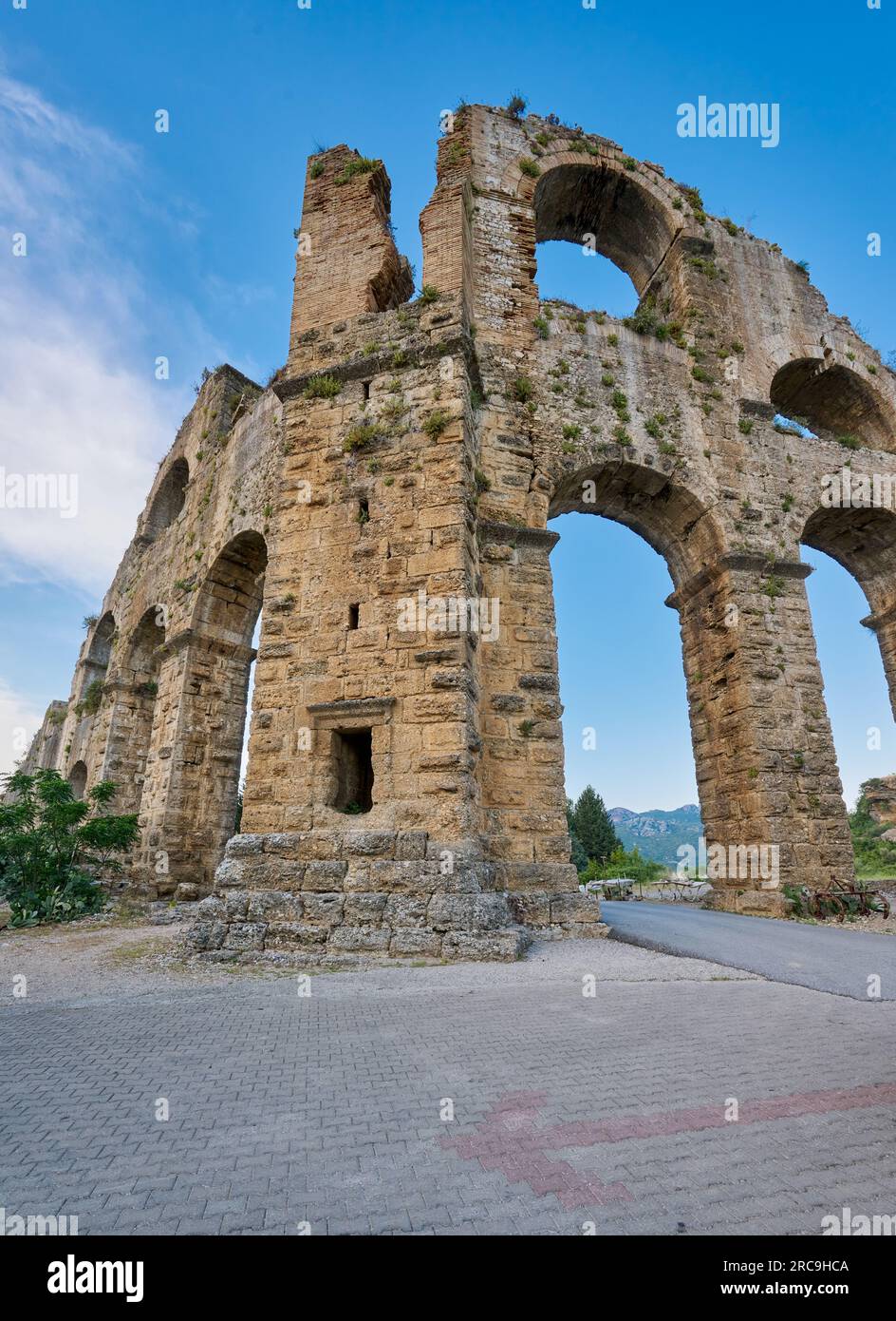 Roemisches Aquaedukt von Aspendos, Aspendos Ancient City, Antalya, Tuerkei    |Roman aqueduct of Aspendos, Aspendos Ancient City, Antalya, Turkey| Stock Photo