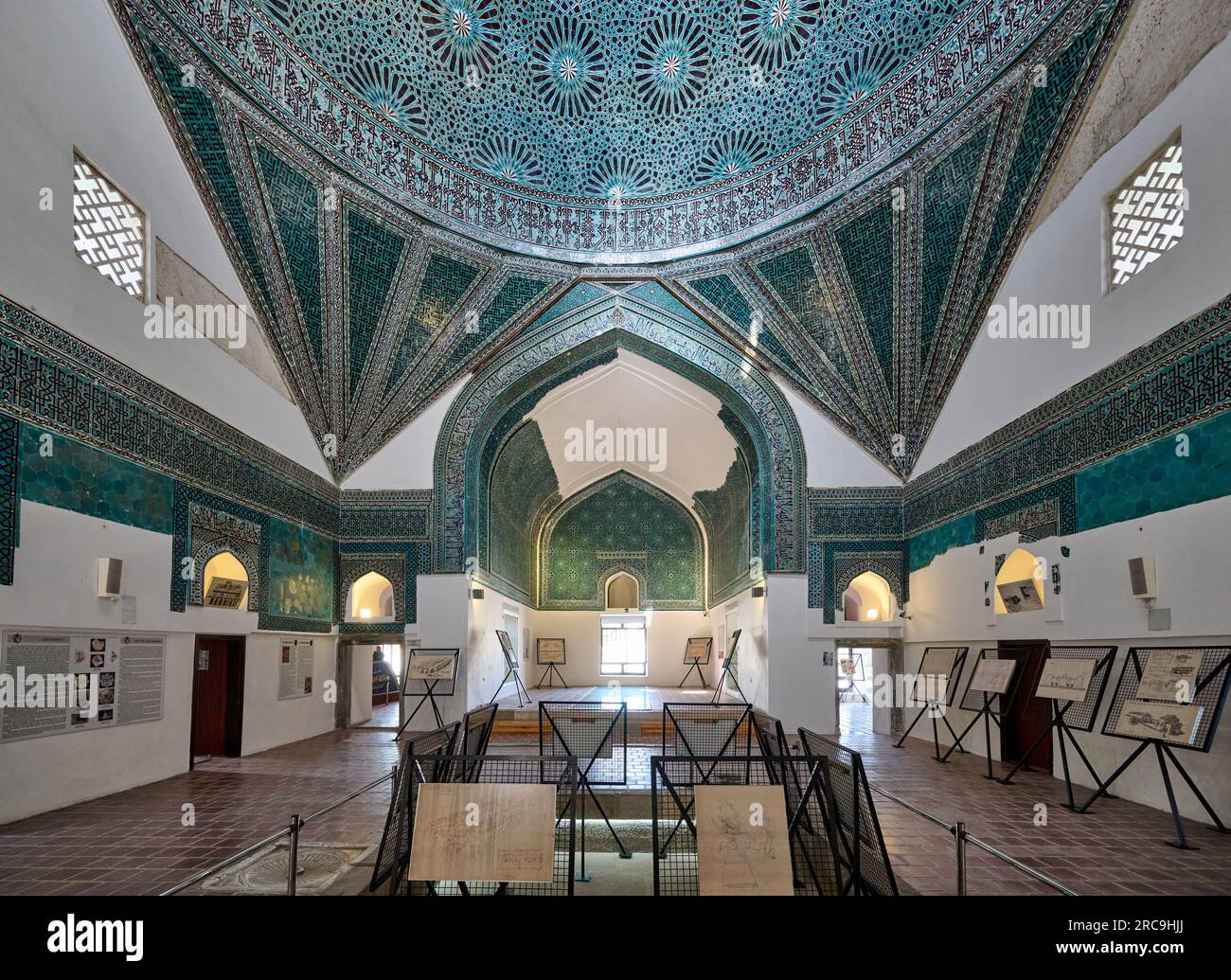 Innenaufnahme im Karatay Museum oder Kachelmuseum, Konya, Tuerkei    |interior of Karatay Madrasa ceramics museum, Konya, Turkey| Stock Photo