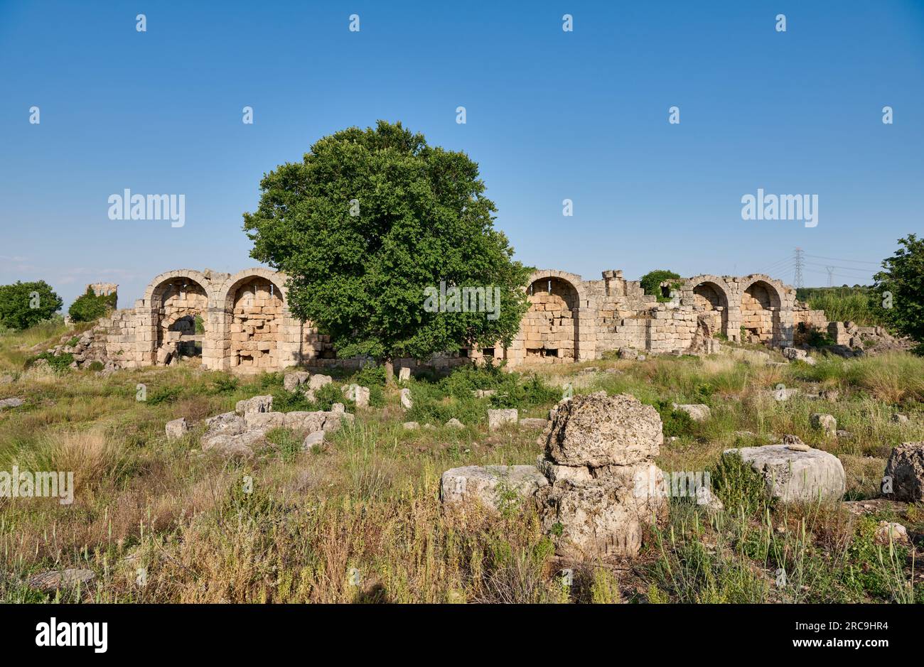 Stadtmauer der Ruinen der roemischen Stadt Perge, Antalya, Türkei    |city wall, ruins of the Roman city of Perge, Antalya, Turkey| Stock Photo