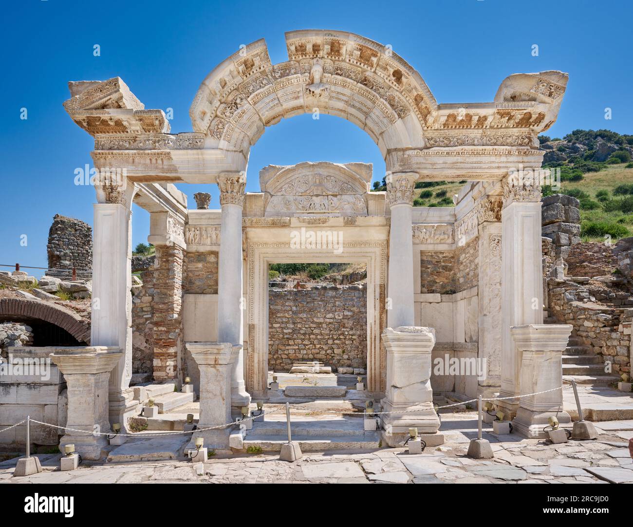 Hadrianstempel in Ephesos, Ephesus Archaeological Site, Selcuk, Tuerkei