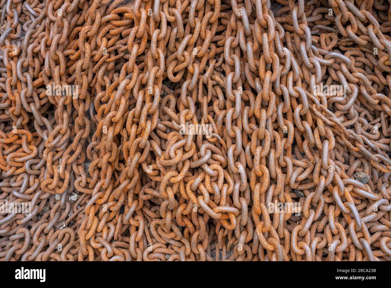 Lengths of iron chain Stock Photo Alamy