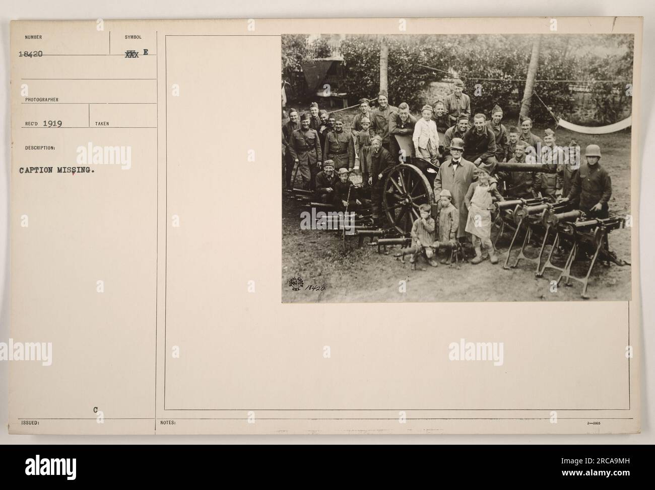 Soldiers of the American military during World War I conducting ...