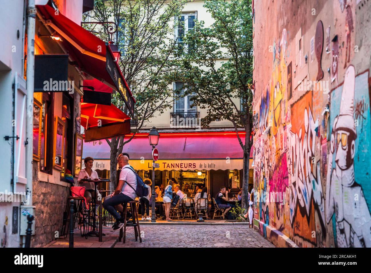 Restaurant with outdoor seating in the popular 13th arrondissement