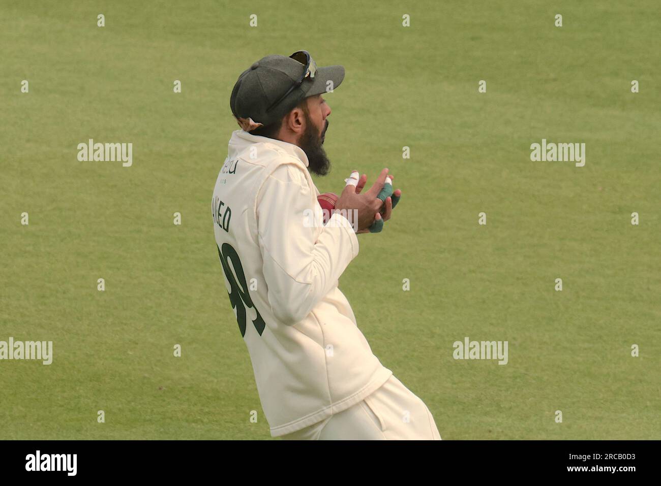 London, UK. 13th July, 2023. Nottinghamshire's Haseeb Hameed takes the catch and Jamie Overton is out off the bowling of Brett Hutton as Surrey take on Nottinghamshire in the County Championship at the Kia Oval, day four. Credit: David Rowe/Alamy Live News Stock Photo