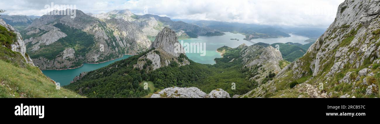 Panoramic view of the Riaño reservoir from the Pico del Gilbo Stock Photo