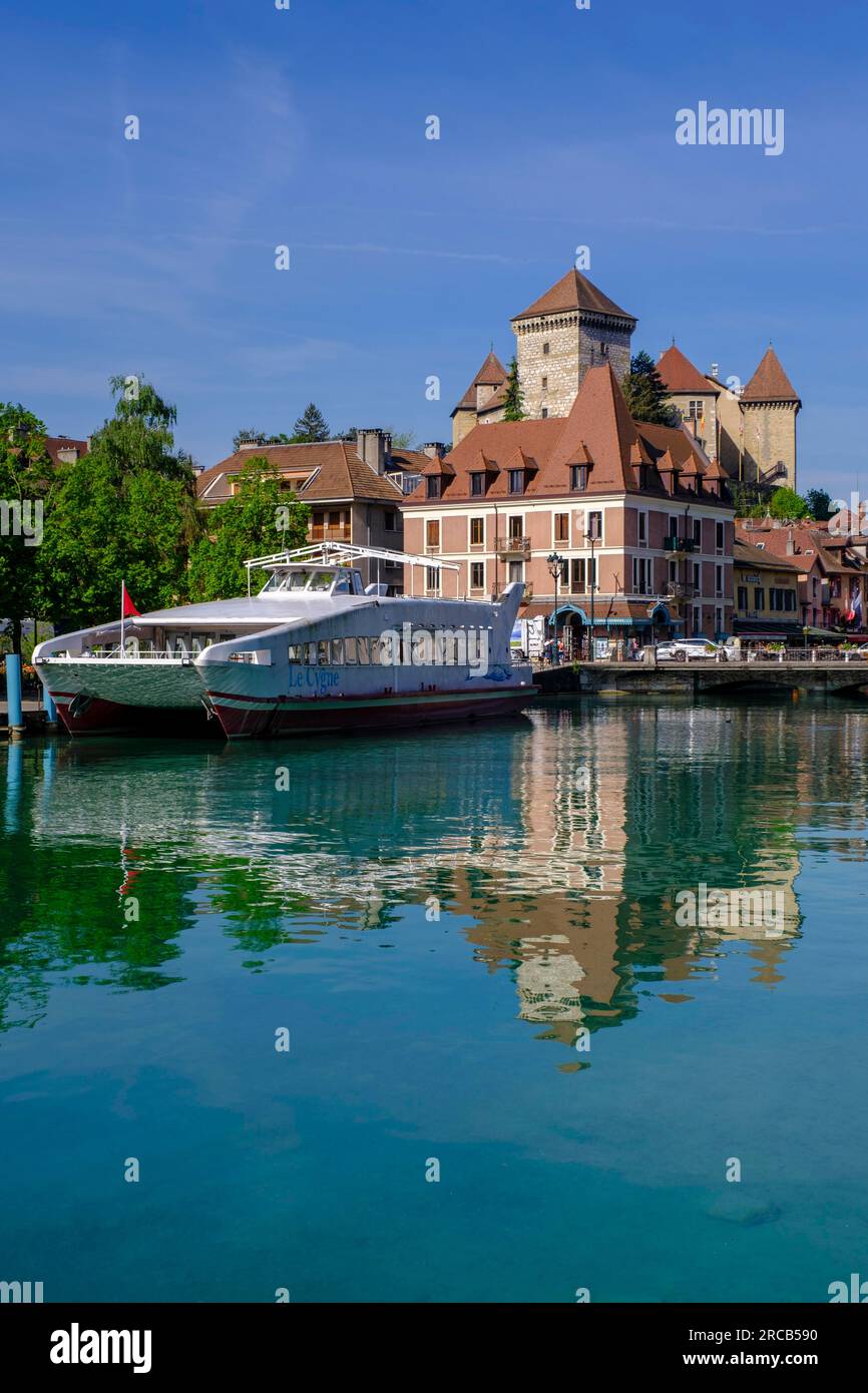 Castle, Chateau d'Annecy on Le Thiou, Old Town, Annecy, Auvergne-Rhone ...