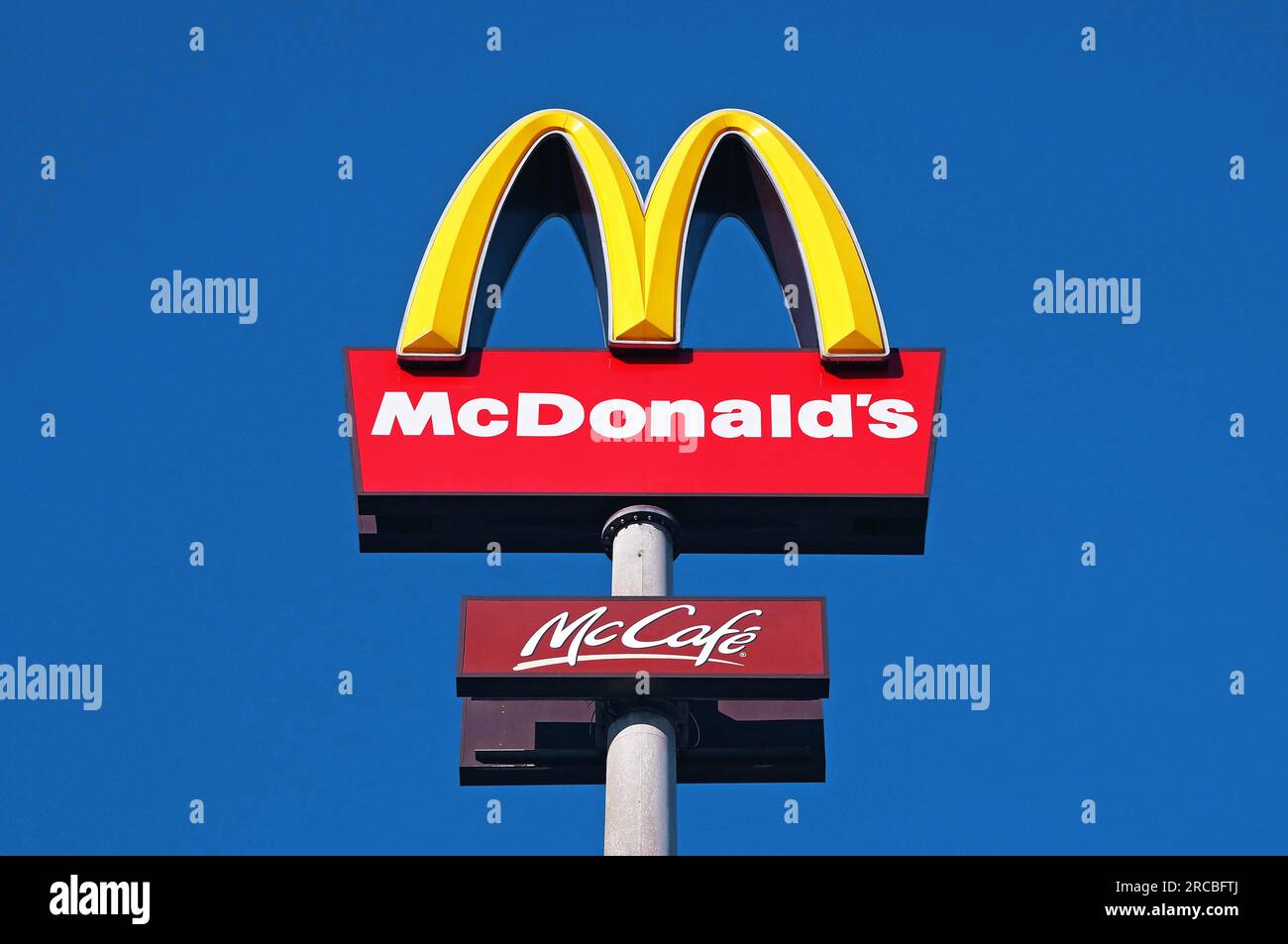 Mcdonalds logo hi-res stock photography and images - Alamy