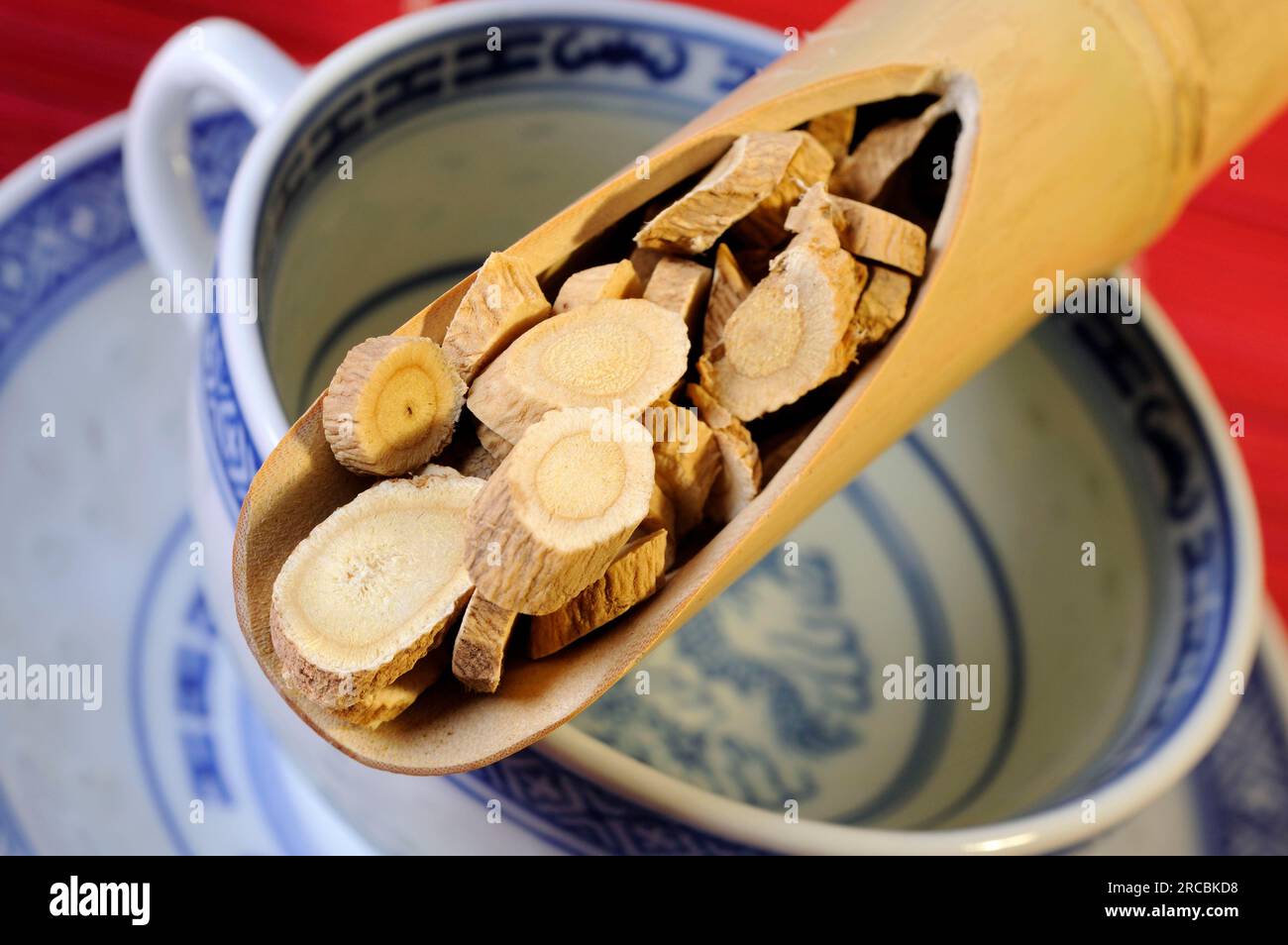 Cup membrane milk root tea (Astragalus membranaceus) (Astragali Radix