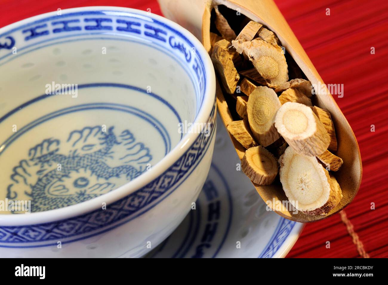 Cup membrane milk root tea (Astragalus membranaceus) (Astragali Radix